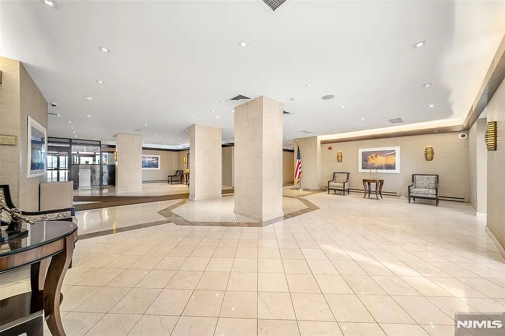 Building Photo - 300 Winston Dr #1723