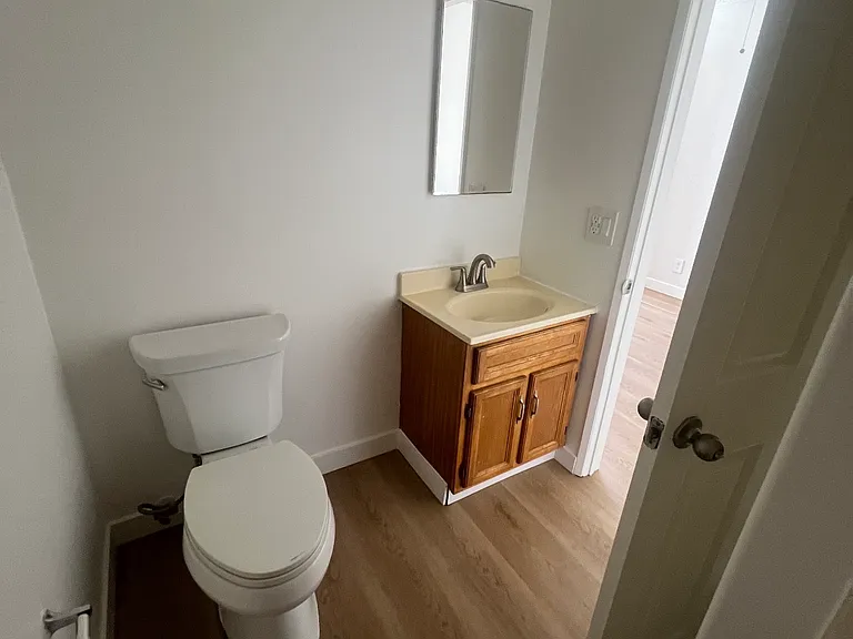 637 McDonnell Ave #637B — Photo 6