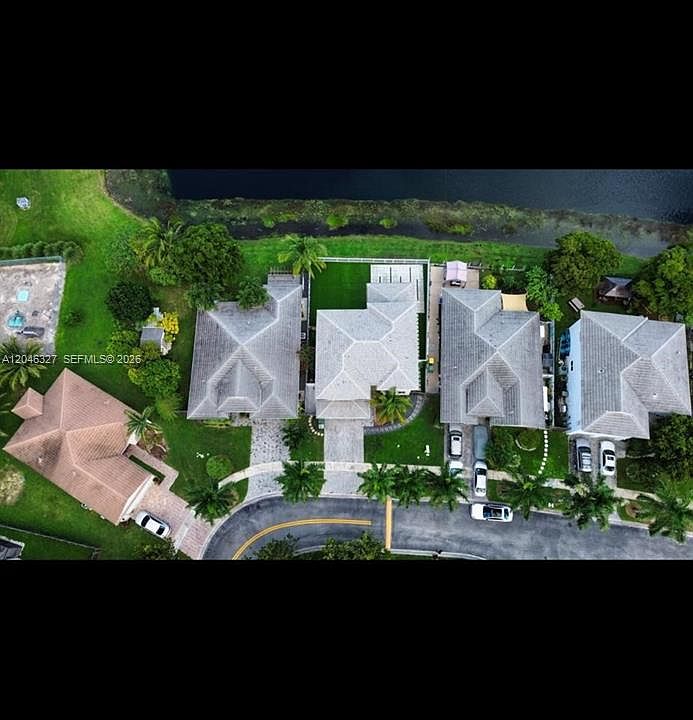 1st image of 449 SE 31st Ave