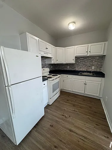 1057 E Main St #11 Photo 1