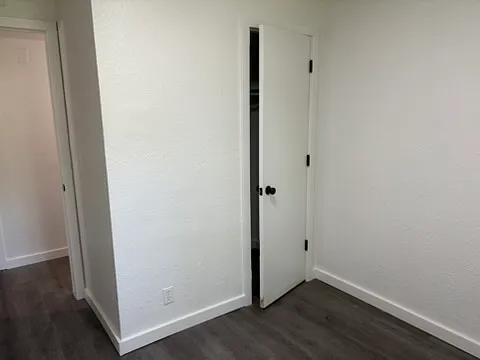 571 N Cherokee St — Photo 3