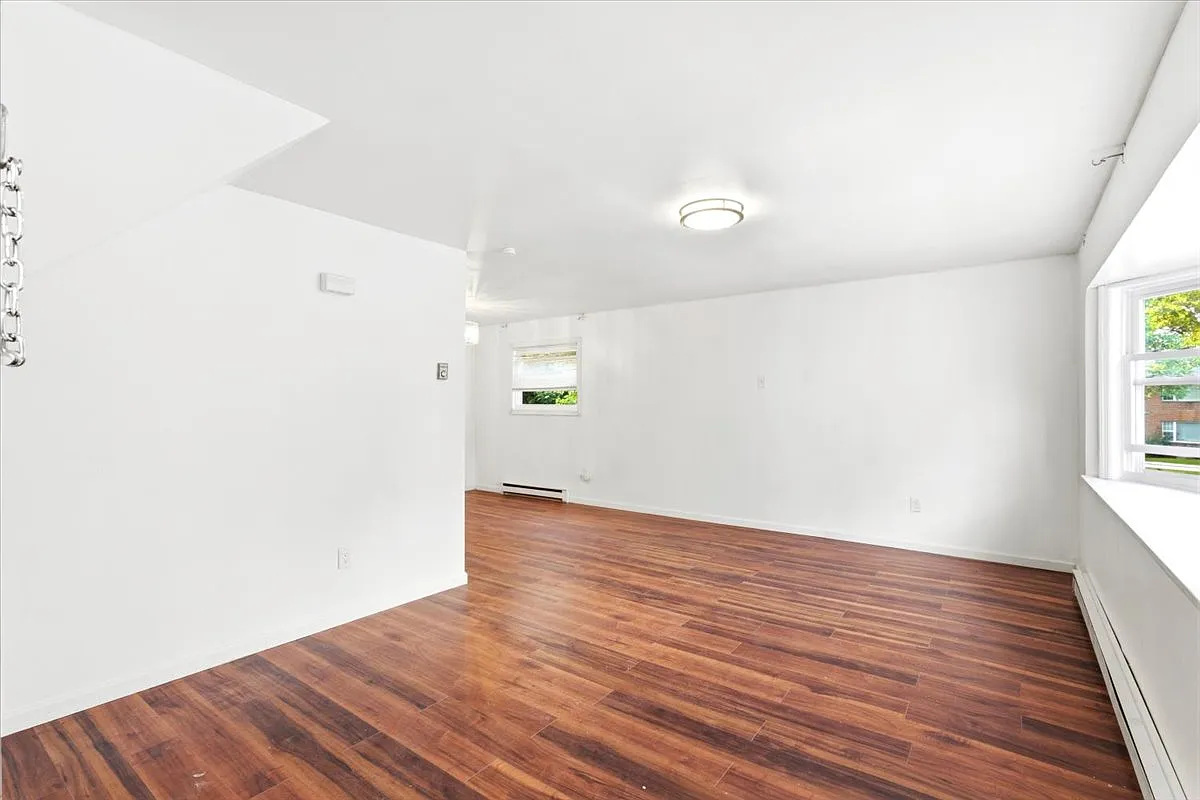 3 bed, 1700 sqft, $2,600 — Photo 4