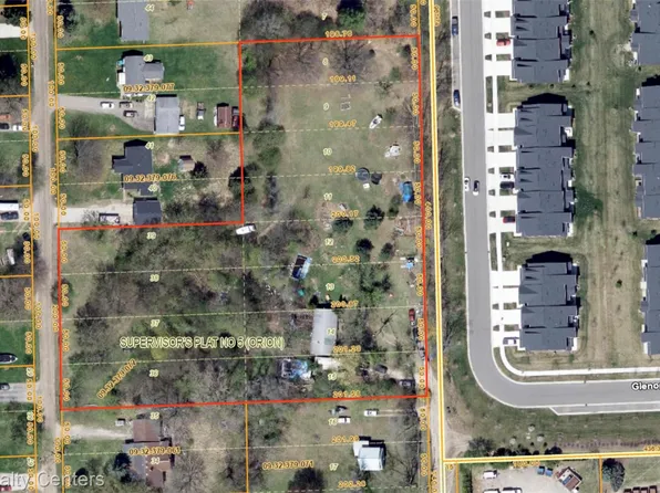 4900 Estes Dr, Orion, MI 48359