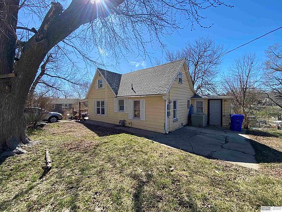 2nd image of 804 N 9th St
