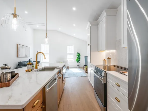 10 Rockland St #4, Roxbury, MA 02119