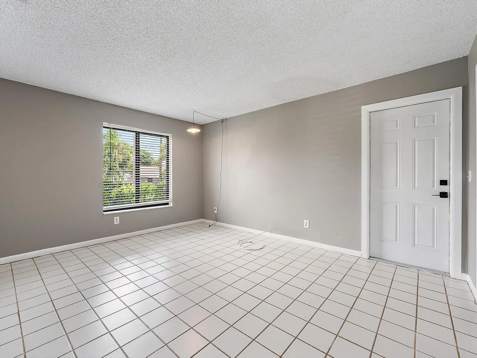 1 bed, 1.0 bath, 880 sqft, $1,950 — Photo 4