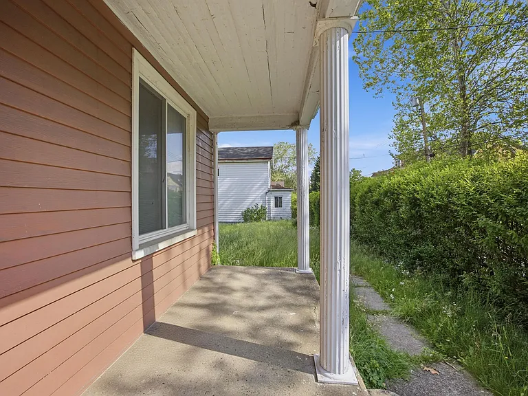 827 Hinnerman St — Photo 18