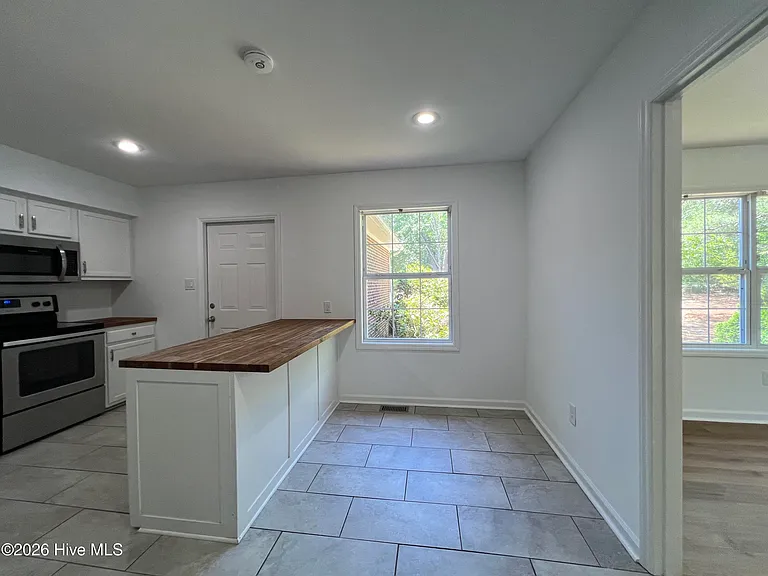 10 Beryl Cir — Photo 6