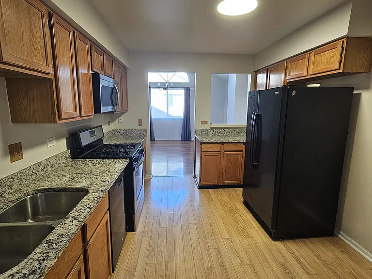 1132 Courtland Dr — Photo 7