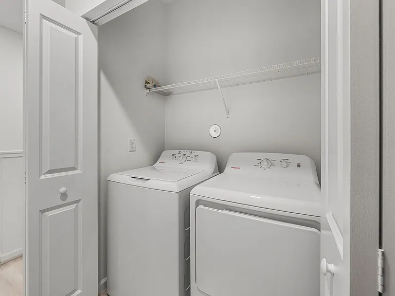 4440 Longwood Lake Sq — Photo 18