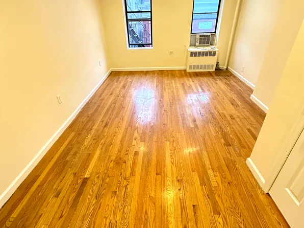 322 East Sixth Street image 5 of 11