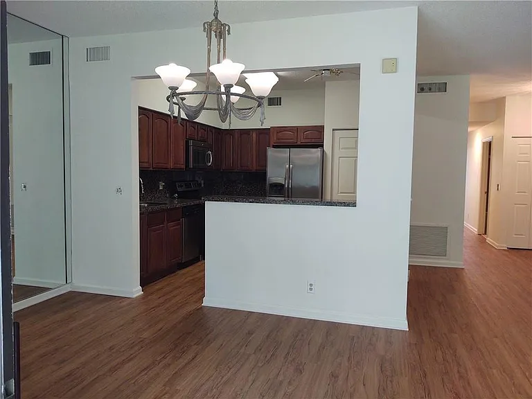 5801 Coach House Cir #B — Photo 13