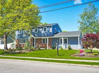 846 Coates Ave, Holbrook, NY 11741