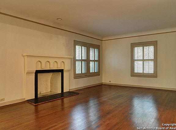 4th image of 211 Stanford Dr