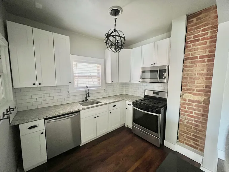 220 W Latimer St #A — Photo 3