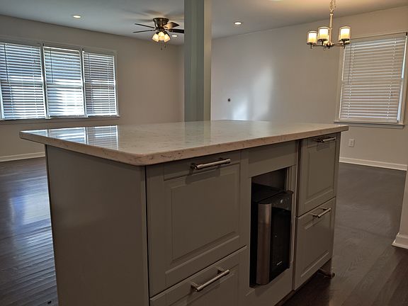 3rd image of 4907 Farm Pond Ln
