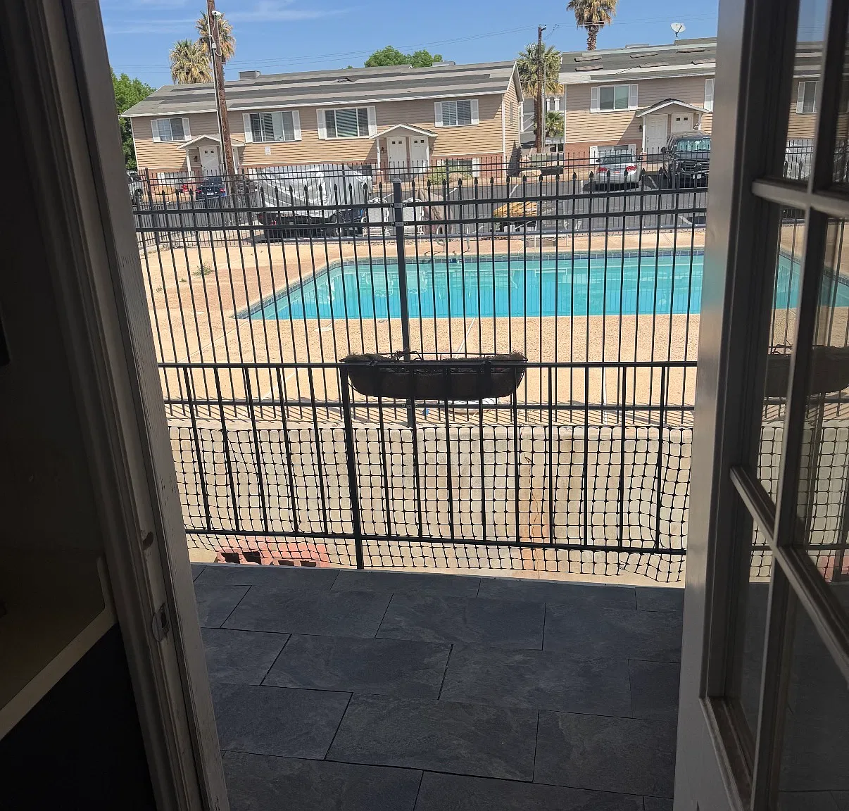 3 bed, 1001 sqft, $1,650 — Photo 4