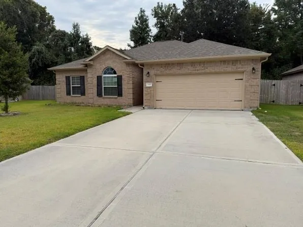 418 Pebble Dr, Dayton, TX 77535