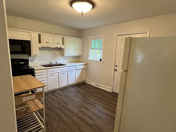 3rd image of 2216 Girard Ave