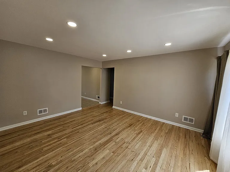 8234 Perrin Ave — Photo 12