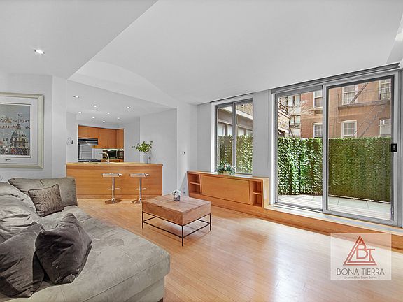 3rd image of 309 E 49th St APT 1B