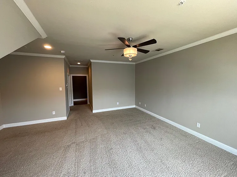 1616 Carpenter Dr — Photo 32