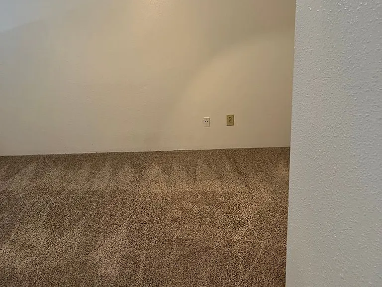 Emerald Cove Apartments — Photo 63