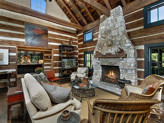 3rd image of 2930 Travis Lakeside Dr
