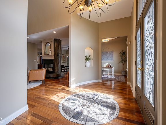 5th image of 4890 Benthaven Dr E