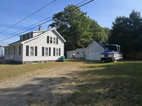 110 Guernsey Ave, Houghton Lake, MI 48629