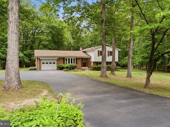 9618 Randall Dr, White Plains, MD 20695