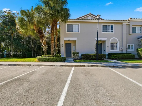 5703 NW 48th Ave, Pompano Beach, FL 33073