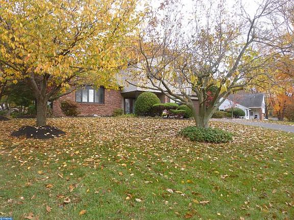 2nd image of 30 Grace Dr