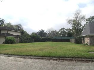 3815 Peach Tree Ct, New Orleans, LA 70131