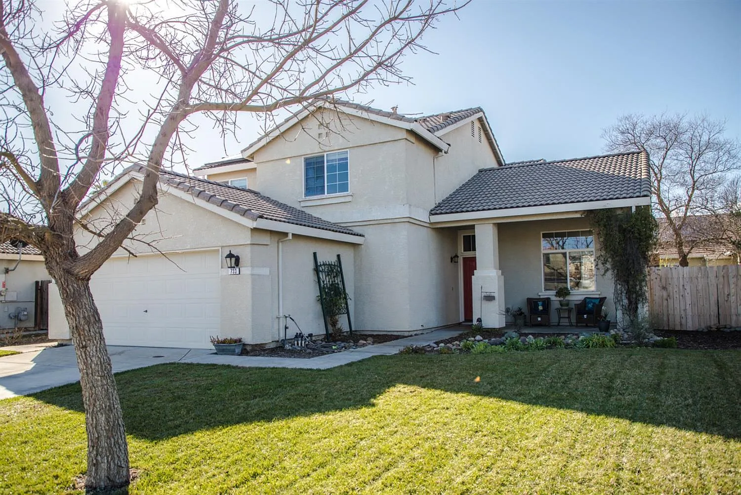 733 Eucalyptus Ave photo 1
