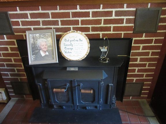 4th image of 1702 S Downing St