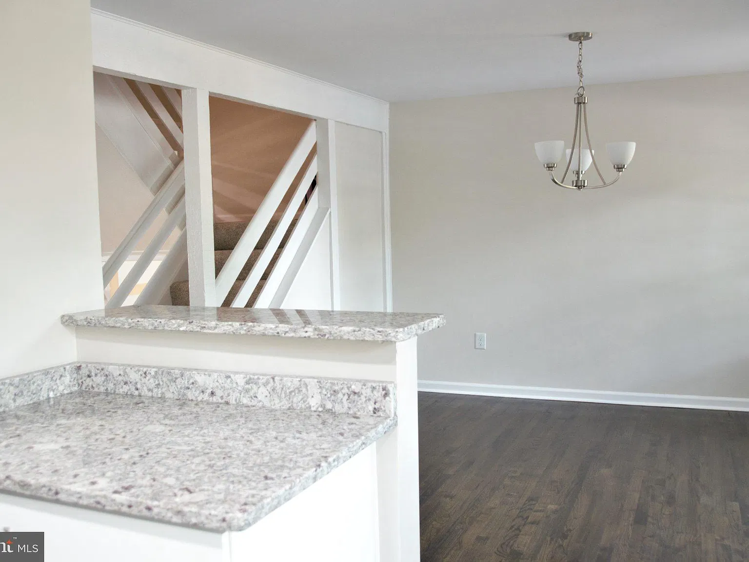 3 bed, 3.0 bath, 1936 sqft, $2,550 — Photo 4