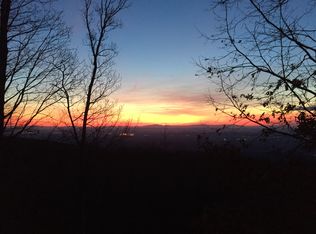 7436 Falcon Bluff Dr, Signal Mountain, TN 37377