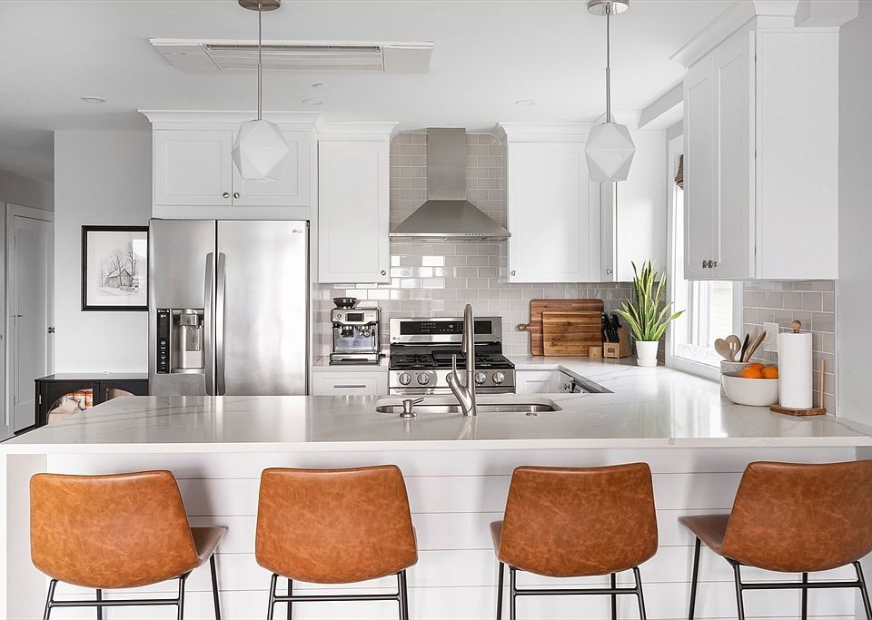 1st image of 58 Byron St #3