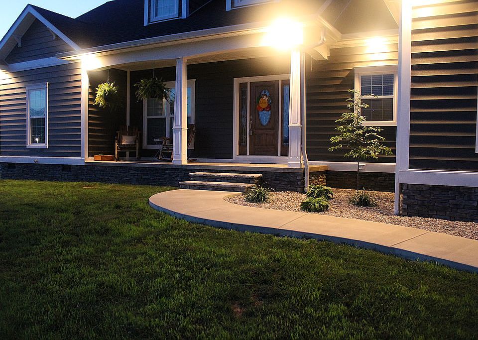 1st image of 168 Green Creek Dr