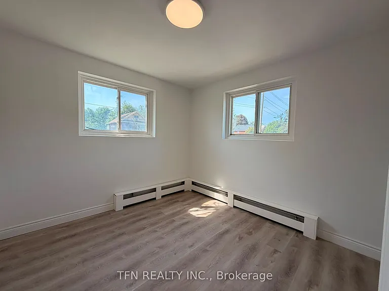 252 Mississaga St W #9 — Photo 6