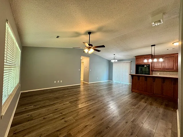 13135 Pleasant Hill Rd — Photo 4