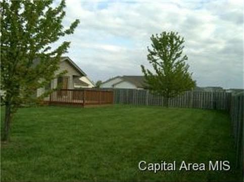 2nd image of 1121 Woodhaven Ct