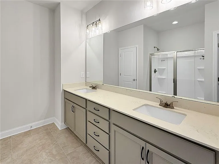5100 Hillington Way — Photo 14