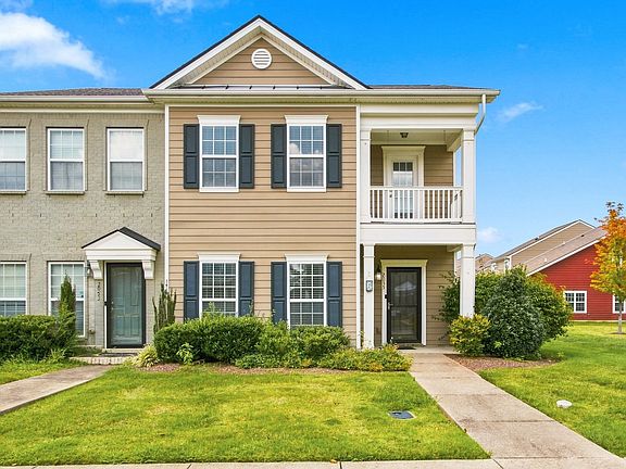 3rd image of 2055 Hemlock Dr #1