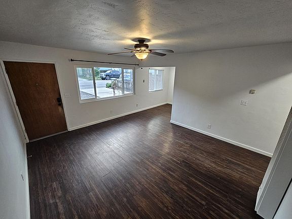 3rd image of 2813 Hemlock Ave