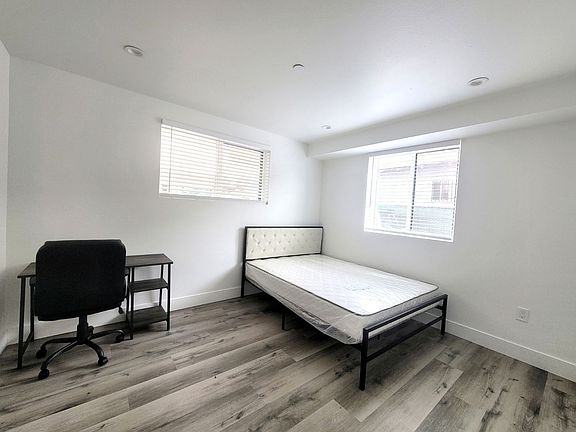 5th image of 1419 W 35th St #56660cda0