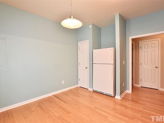 5th image of 107 Kipling Dr
