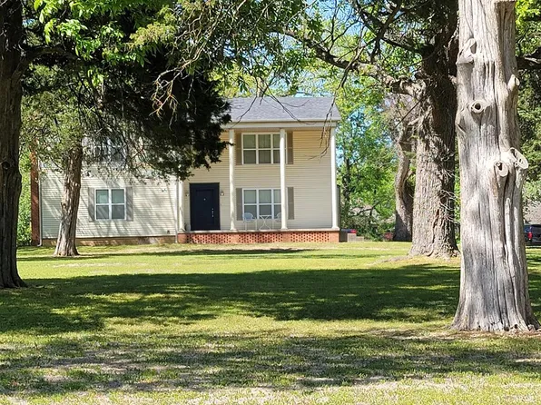 1515 W Maple St, Columbus, KS 66725