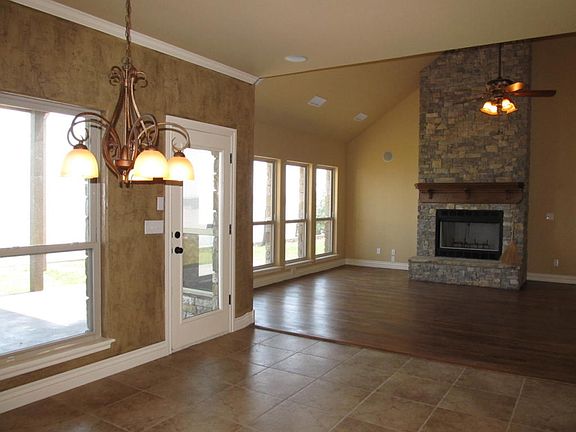 3rd image of 414 Eagles Nest Dr